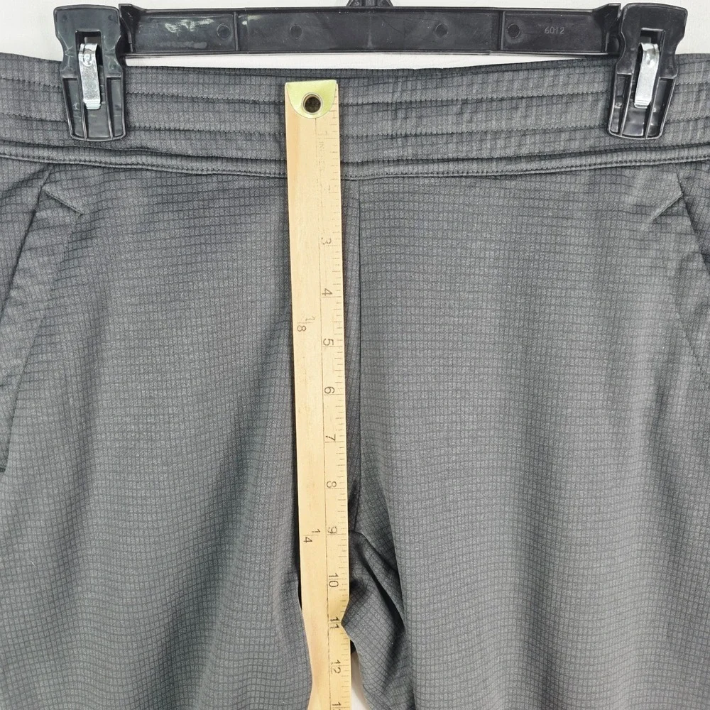 The North Face Men's Medium Tape Ampere Jogger Athletic Pants Asphalt Gray